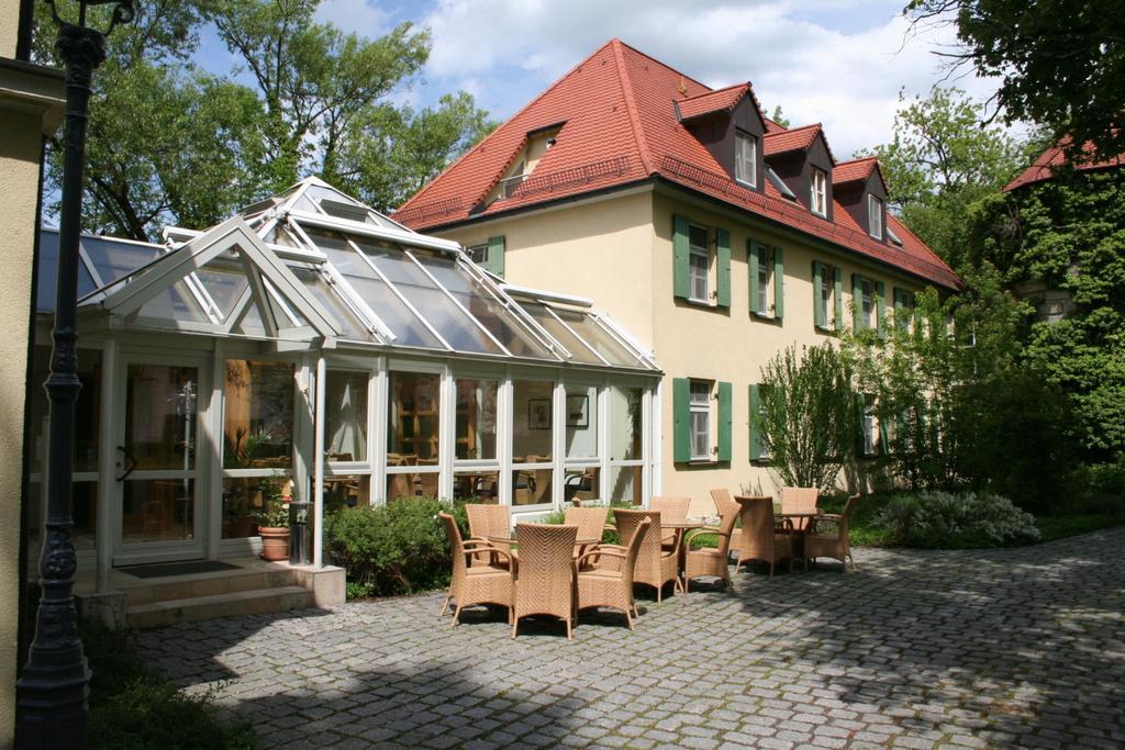 ドルメロ シュロスホテル ライヒェンシュヴァント Reichenschwand エクステリア 写真