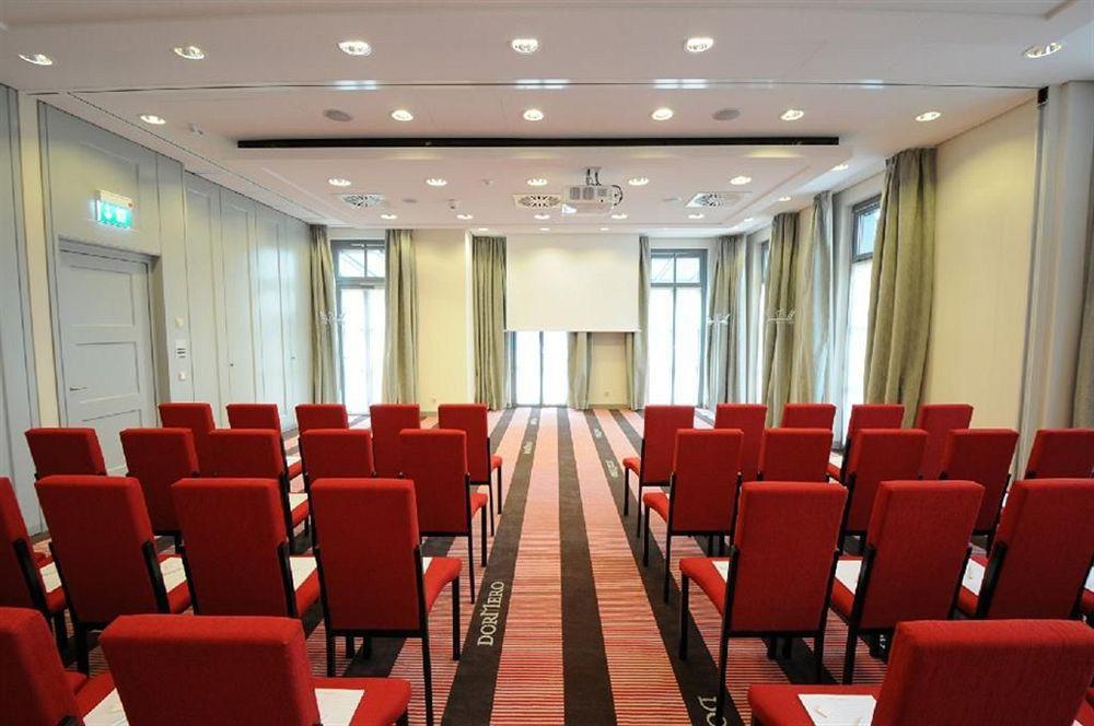 ドルメロ シュロスホテル ライヒェンシュヴァント Reichenschwand エクステリア 写真